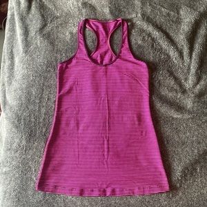 Lululemon tank top. Medium. EUC
